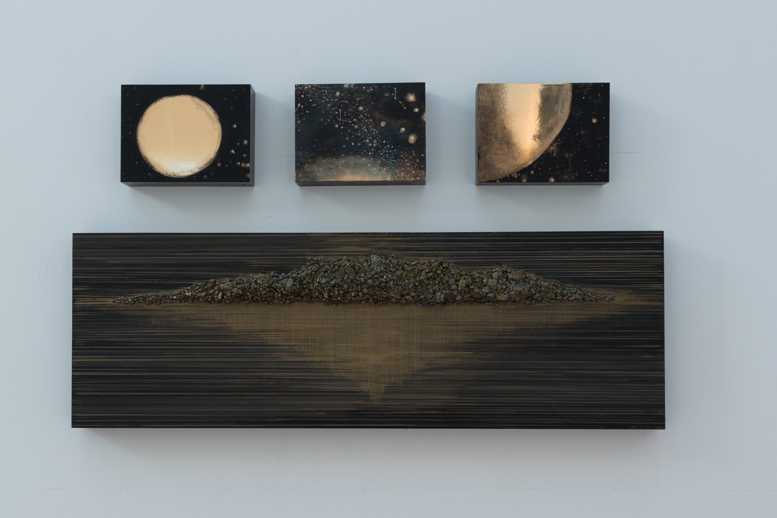 Teresita Fernández, Aponte (Láminas 10-11), 2017, pyrite, oil, graphite on wood panel, 21.5 x 36 x 2 inches overall. Courtesy of the Artist and Lehmann Maupin, New York; photograph by Yolanda Navas.